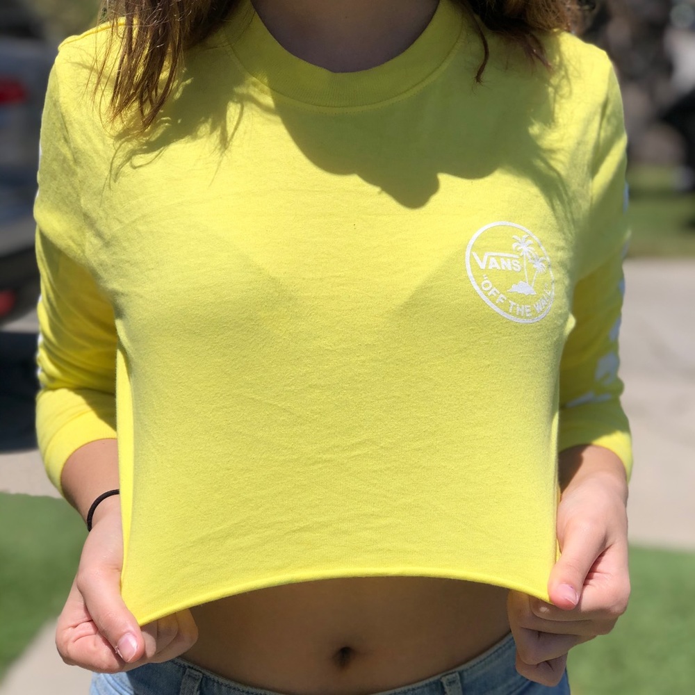 🌼 yellow cropped vans shirt 🌼